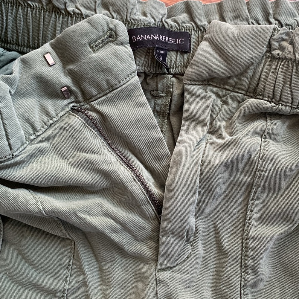 Banana Republic Green Women's Shorts - Picture 4 of 5